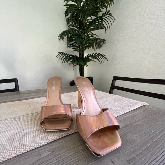 Nine West- Neon Sleek Slide Sandal in rose gold2- Size 8M - Picture 5 of 11